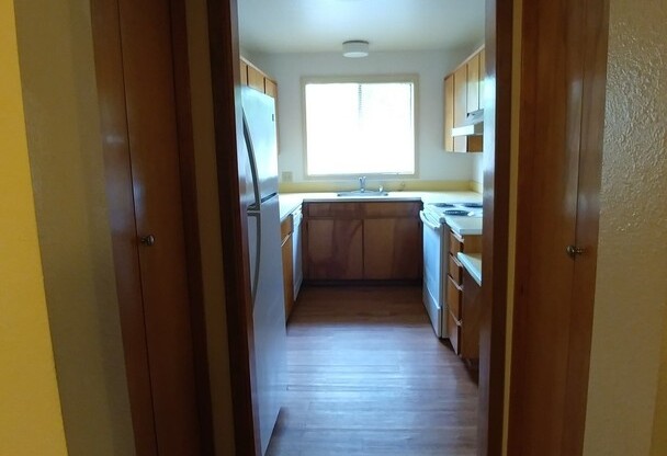 1 bed, 1.5 baths, 800 sqft, $1,345, Unit B6