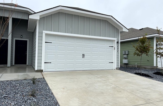 629 ASHERS PL