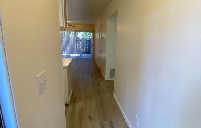 2 beds, 1 bath, 800 sqft, $2,150, Unit B