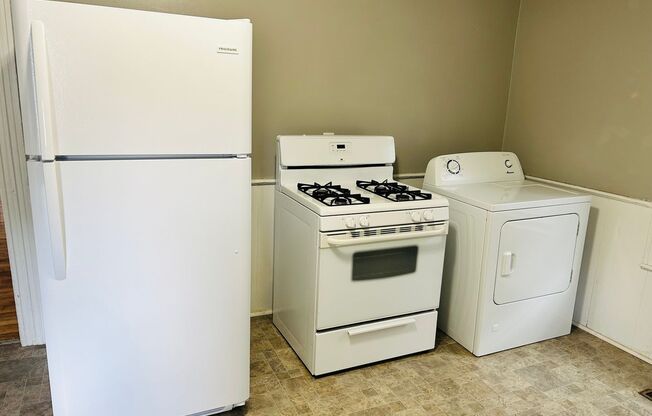 Section 8 Approved! - Great 3 Bedroom - 1 Bathroom Single Family Home in St. Paul
