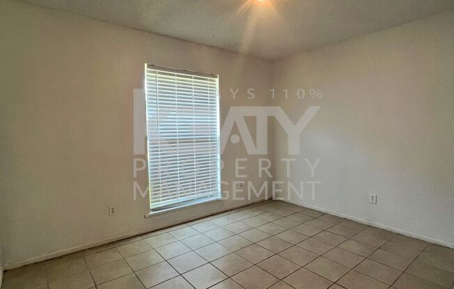 3 beds, 2 baths, $1,400