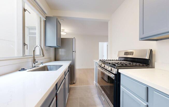 1221 GREENWICH STREET