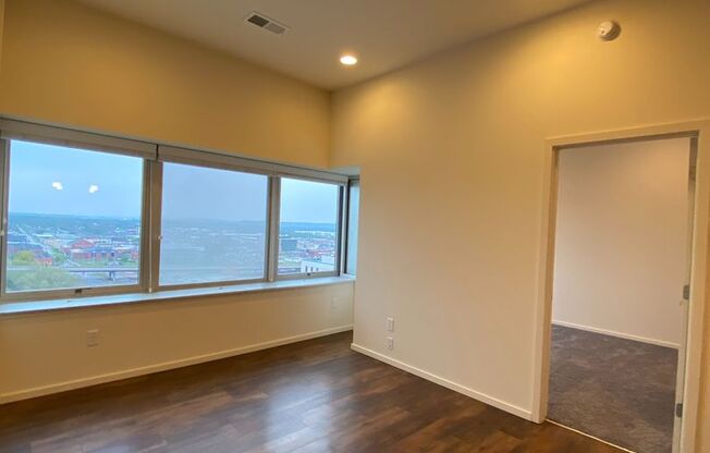 1 bed, 1 bath, 620 sqft, $1,220, Unit 725