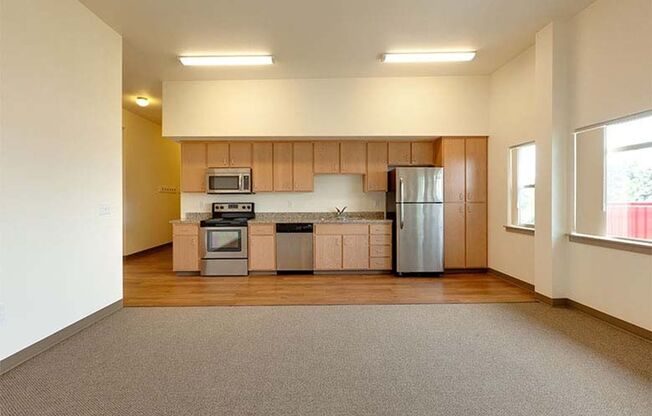 3 beds, 2 baths, 950 sqft, $2,550, Unit 302