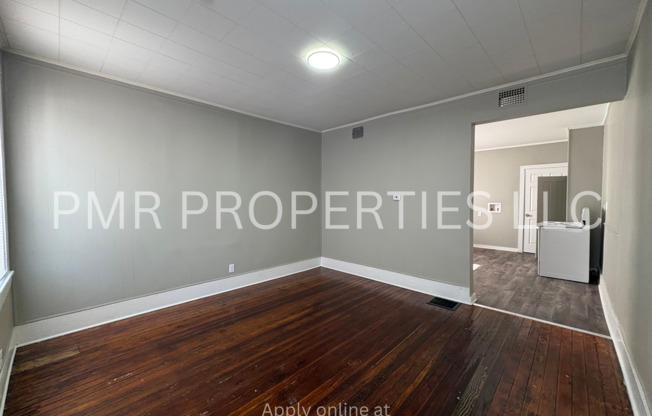 Studio/ 1 Bathroom-House