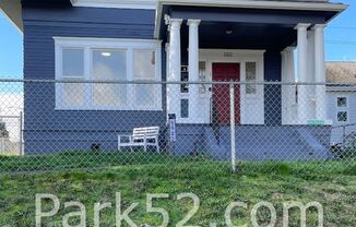 2 Bed 1 Bath Tacoma Apartment With Fenced Yard