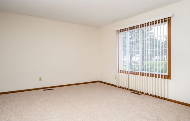 1 bed, 1 bath, 730 sqft, $1,275, Unit 4-8256