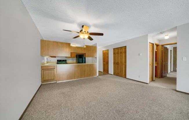 925 30 AVE S