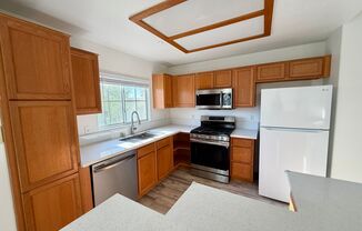 3 beds, 2 baths, $1,800, Unit # 2522