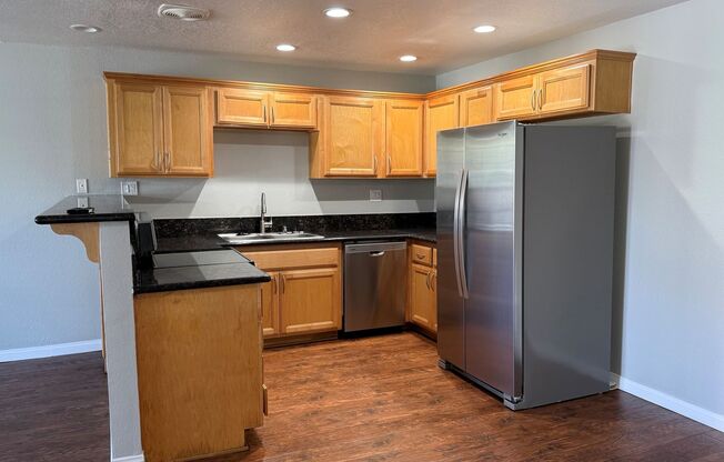 2 beds, 1 bath, 920 sqft, $2,650, Unit K11