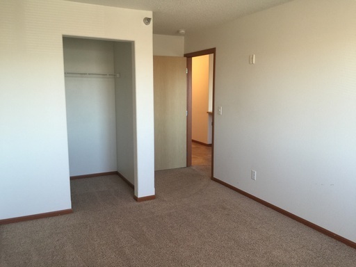 2 beds, 2 baths, 985 sqft, $1,025, Unit 216