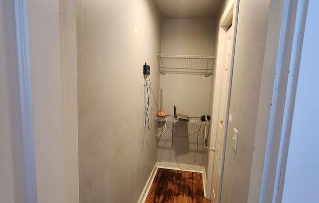 1 bed, 1 bath, 540 sqft, $700, Unit 617 NW 25th St Apt A Downstairs