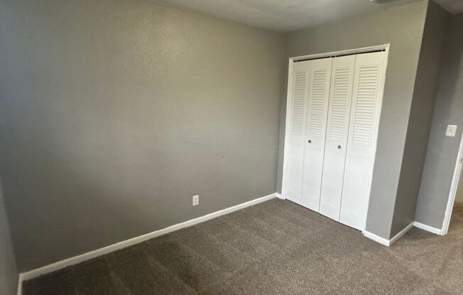 2 beds, 1 bath, 750 sqft, $1,170, Unit B12 1045 17