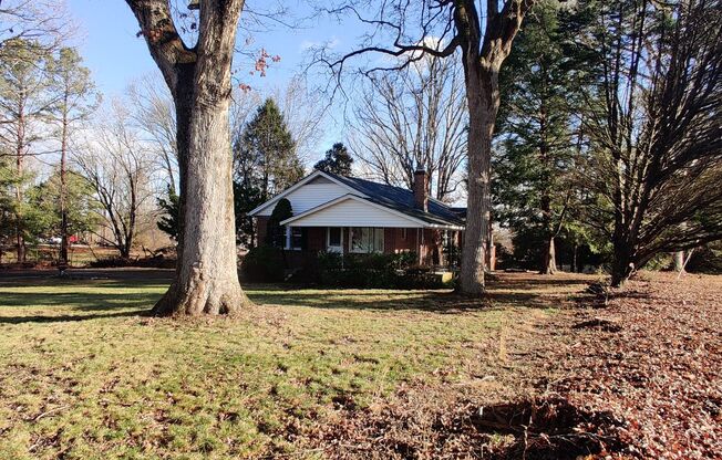 3 bedroom brock rancher with covered porch