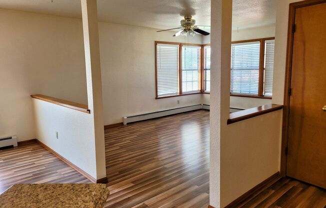 Spacious clean 2 bedroom unit, close to everything