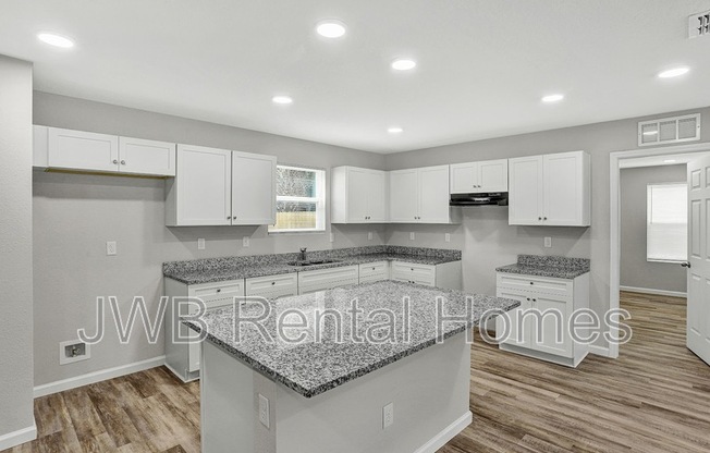 611 JESSIE ST