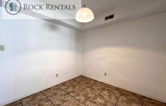 2 beds, 1.5 baths, $859, Unit Apt 3