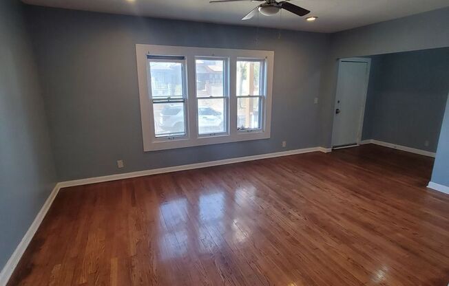 2 beds, 1 bath, 981 sqft, $950, Unit 3762 Lower