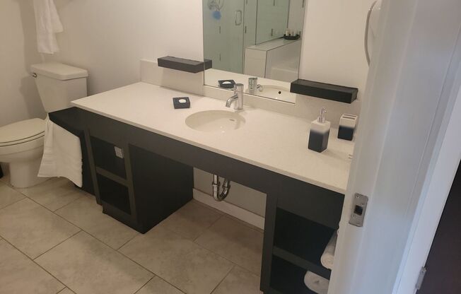 Studio, 1 bath, $1,600, Unit Unit #136