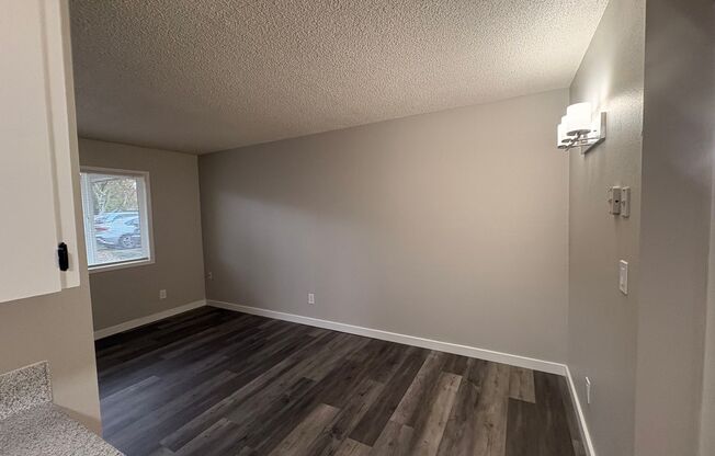 1 bed, 1 bath, 267 sqft, $1,325, Unit 15