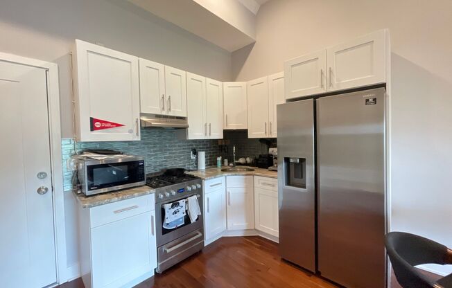 2 beds, 2 baths, $2,095, Unit Apt 40