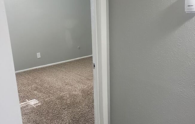 2 beds, 1 bath, 850 sqft, $775