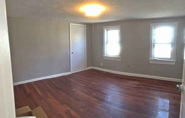 3 beds, 1 bath, 1,200 sqft, $2,850, Unit 55