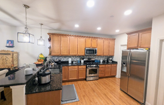 394 E TALL OAKS LN