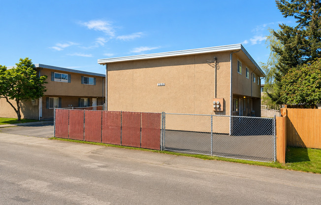 Woodford Apts -- Ming