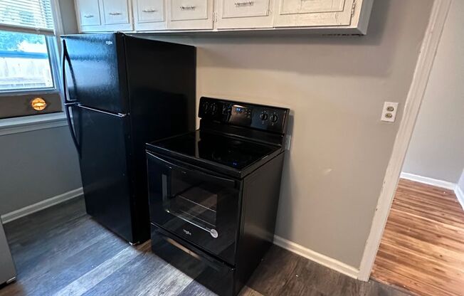 2 beds, 1 bath, $795, Unit 915 N Oliver
