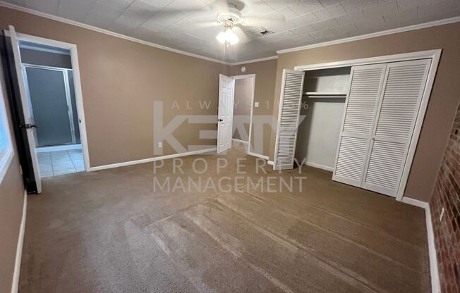 Spacious townhouse in the heart of Lafayette!