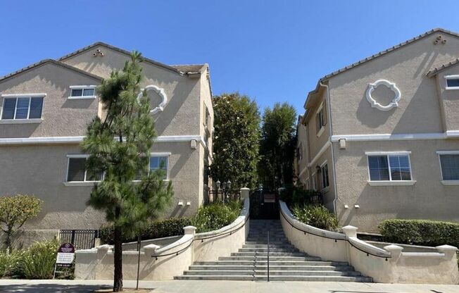 3 beds, 3 baths, $3,700
