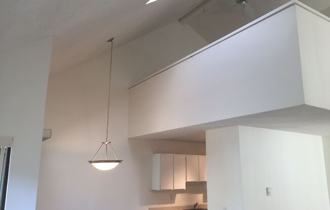 1 bed, 1 bath, 834 sqft, $1,475, Unit 902