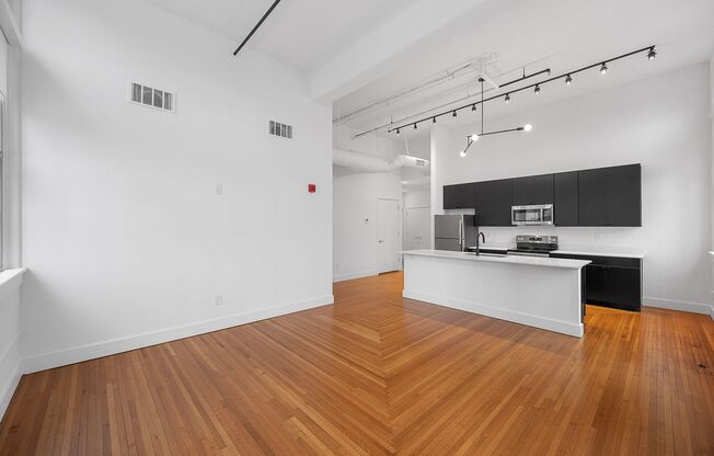 2 beds, 1 bath, 1,025 sqft, $2,912, Unit 100-204