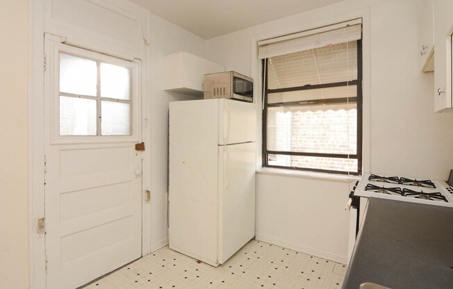 2330 5 N SPAULDING