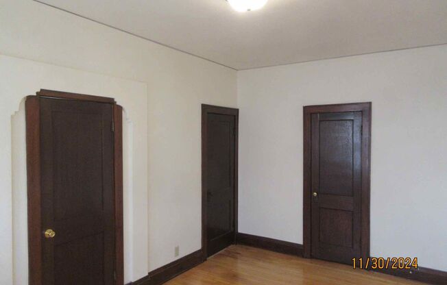 2 beds, 1 bath, $1,100, Unit 903 #3