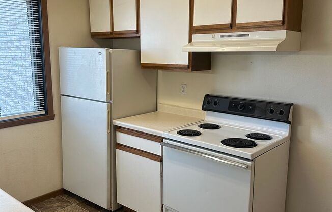 2 beds, 1 bath, 900 sqft, $850, Unit 101