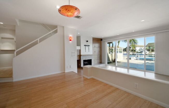 Stunning Waterfront Townhome in Huntington Beach!