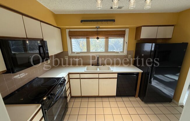 1 bed, 1 bath, $1,295, Unit UNIT D