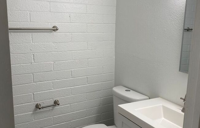 2 beds, 1.5 baths, 980 sqft, $1,200, Unit 6802-2