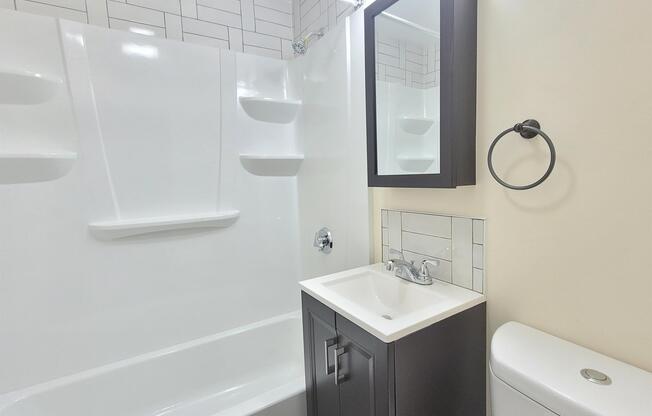 3 beds, 1 bath, 868 sqft, $2,995, Unit 2