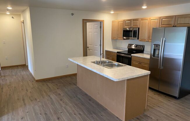 2 beds, 1 bath, $1,425, Unit 103