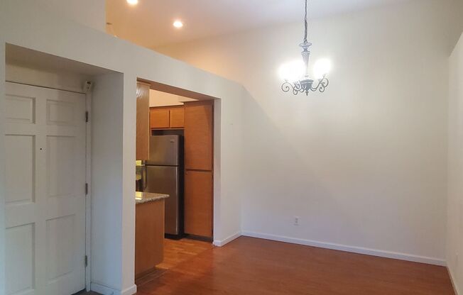 Spacious Condo, A/C, Wood Floors, Fresh Paint, Raised Floors, Balcony, Walk In Closet, Garage, 2 Pools!