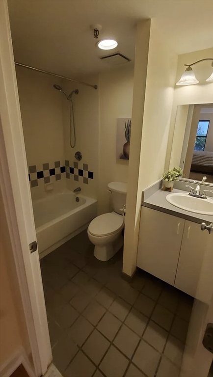 2 beds, 2 baths, 1,105 sqft, $4,200, Unit 111