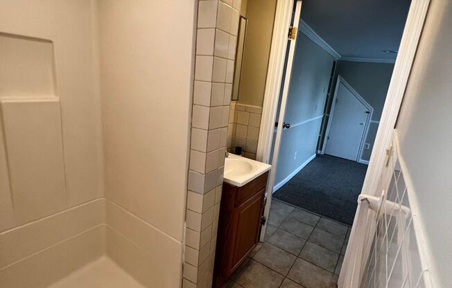 Studio, 1 bath, 312 sqft, $1,100, Unit Studio Efficiency Apt