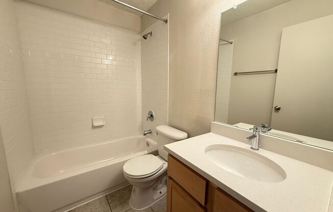2 beds, 2 baths, 950 sqft, $1,704, Unit WWK-301