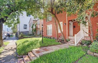 315 W Saulnier St