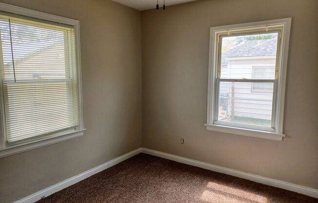 2 beds, 1 bath, $825