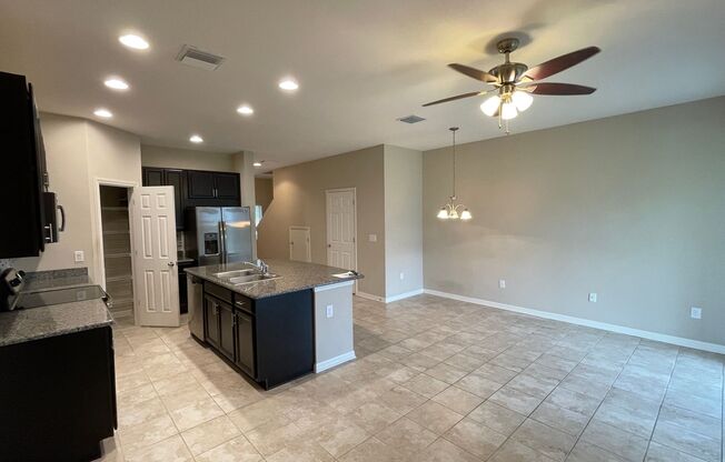 Lovely 3BR, 2.5 BA 1 car attached garage Taylor Morrison built
