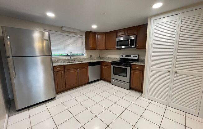 710 RAYMOND CIR
